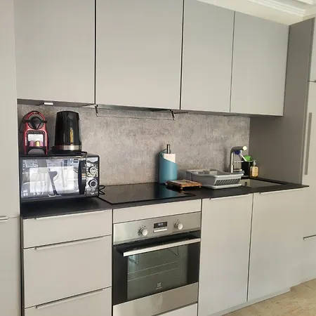 Le Cambridge Juan Αντίμπ